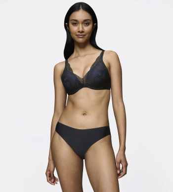 Majtki damskie Triumph Body Make-Up Illusion Lace figi Tai