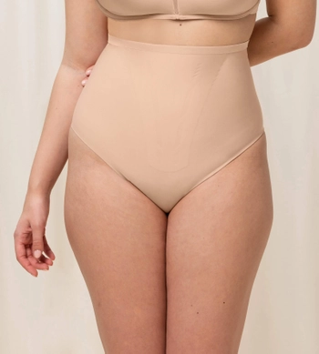 Majtki damskie Triumph Shape Smart Highwaist stringi z wysokim stanem