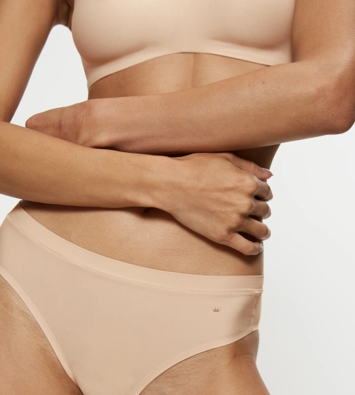 Majtki damskie Triumph beżowe Smart Micro figi Tai EX bezszwowe