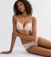 Biustonosz That Night In Vegas WHU