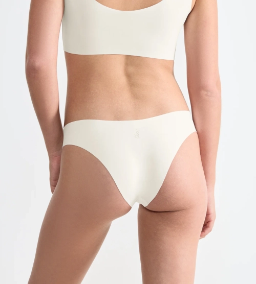 Majtki damskie sloggi ZERO Feel 2.0 figi brazylijskie bezszwowe tanga