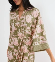 Szlafrok damski Triumph Aura Spotlight Robe 01