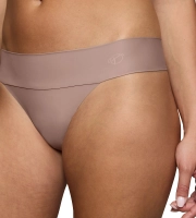 Majtki damskie Triumph Body Make-Up Illusion figi String bezszwowe