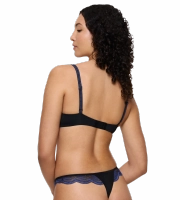 Biustonosz Triumph Comfort Glam push-up koronkowy z fiszbinami