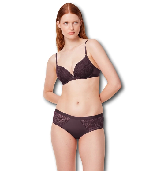 Biustonosz Triumph Aura Spotlight koronkowy push-up z fiszbinami 