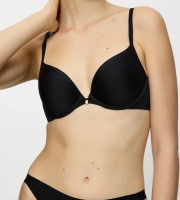 Biustonosz Triumph czarny Body Make-Up Essentials WHU push-up miękki z fiszbinami