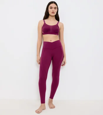 Biustonosz Sportowy Triumph czarny Triaction Extreme Lite N miękki bez fiszbin