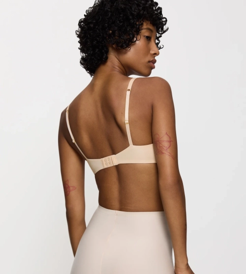 Biustonosz Triumph beżowy Body Make-Up Essentials WHU push-up miękki z fiszbinami