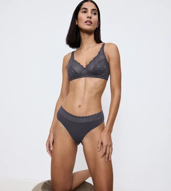 Majtki damskie Triumph Feel of Modal figi String