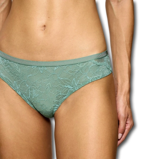 Majtki damskie Triumph Amourette Charm figi Brazilian koronkowe