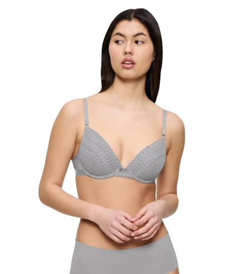 Biustonosz Triumph Aura Spotlight koronkowy push-up z fiszbinami