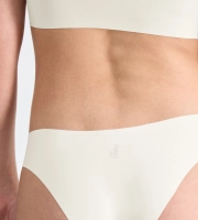 Majtki damskie sloggi ZERO Feel 2.0 figi brazylijskie bezszwowe tanga