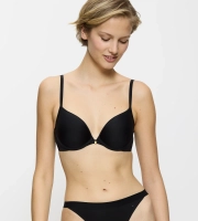 Biustonosz Triumph czarny Body Make-Up Essentials WHU push-up miękki z fiszbinami