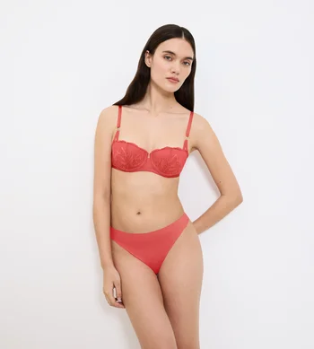 Majtki damskie Triumph Smart Invisible figi bezszwowe String