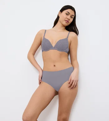 Majtki damskie Triumph Pretty Micro figi Maxi koronkowe