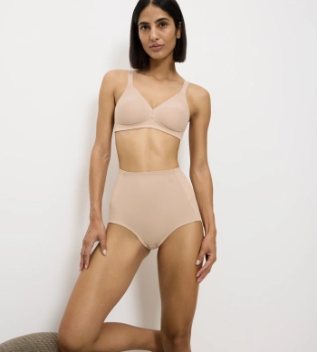 Majtki damskie Triumph beżowe Becca High Panty figi modelujące