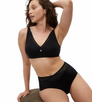 Biustonosz Triumph czarny True Shape Sensation miękki minimizer bez fiszbin