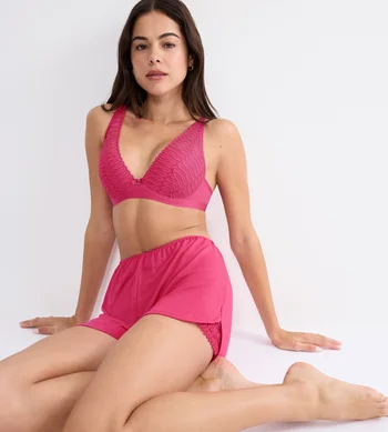 Biustonosz Triumph Aura Spotlight usztywniany z fiszbinami koronkowy