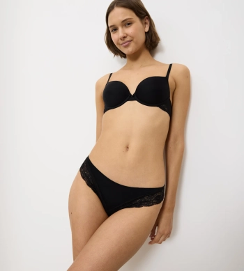 Majtki damskie Triumph Lovely Micro figi Tai