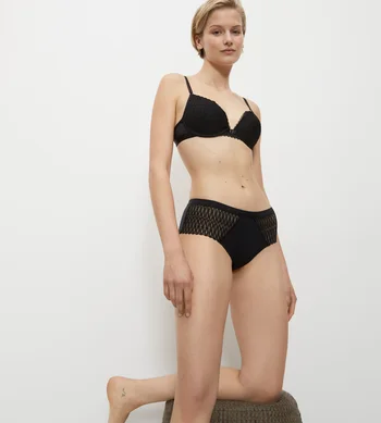 Majtki damskie Triumph czarne Aura Spotlight figi Maxi koronkowe