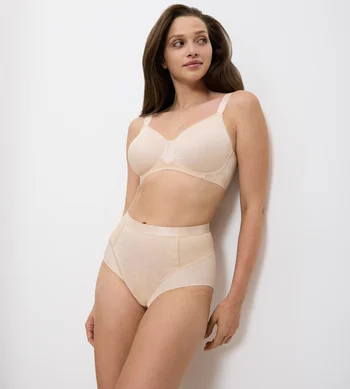 Majtki damskie Triumph beżowe Airy Sensation Maxi figi modelujące