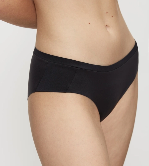 Majtki damskie Triumph czarne Body Make-up Soft Touch Hipster figi bezszwowe