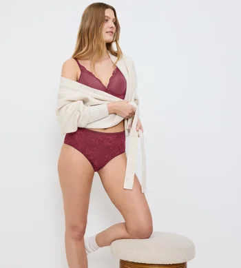 Majtki damskie Triumph Amourette Charm T Maxi02