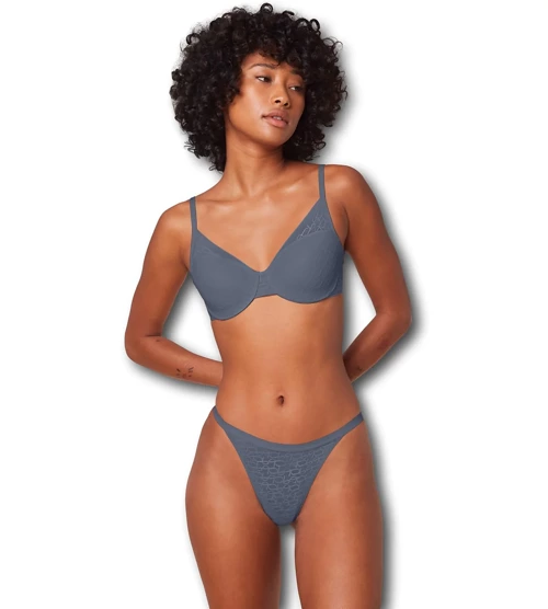 Majtki damskie Triumph Signature Sheer figi String koronkowe